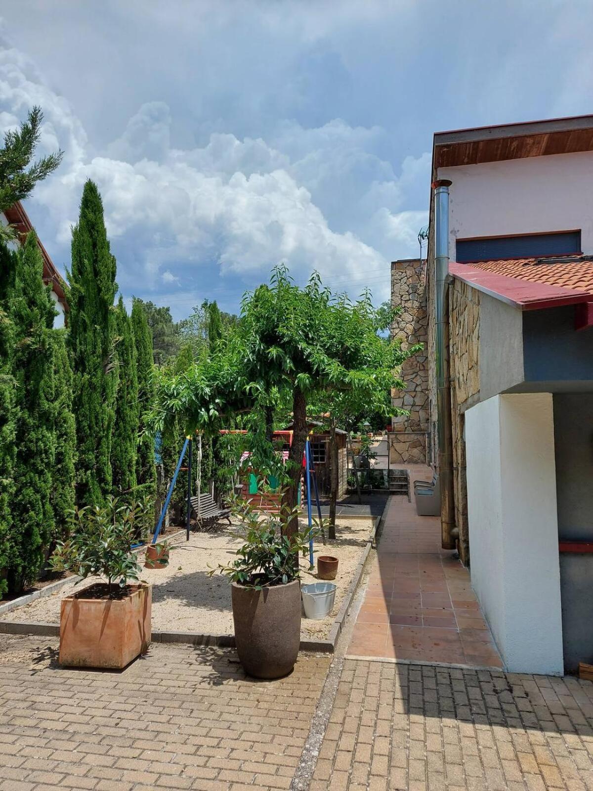 Villa Fantástica vivienda con amplio jardín y piscina Cercedilla Exterior foto