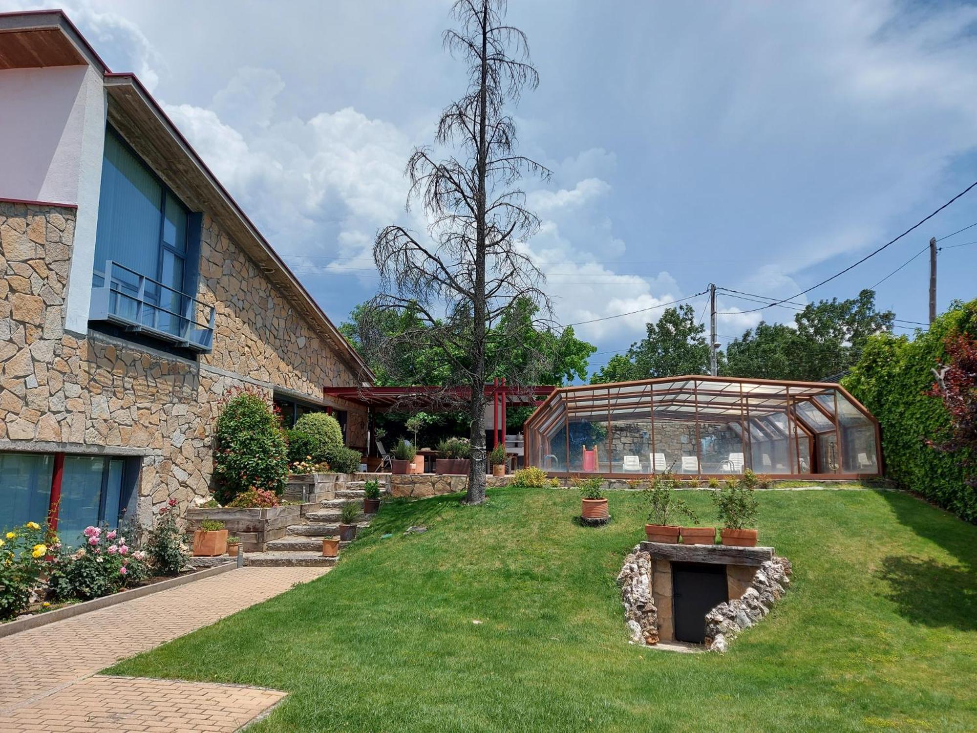 Villa Fantástica vivienda con amplio jardín y piscina Cercedilla Exterior foto